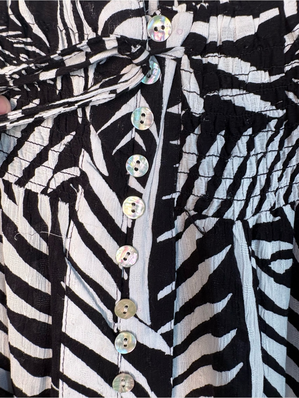 Rachel Zoe Palm Print High Low Maxi Skirt Black White Smocked Waist Size Medium - Picture 2 of 8